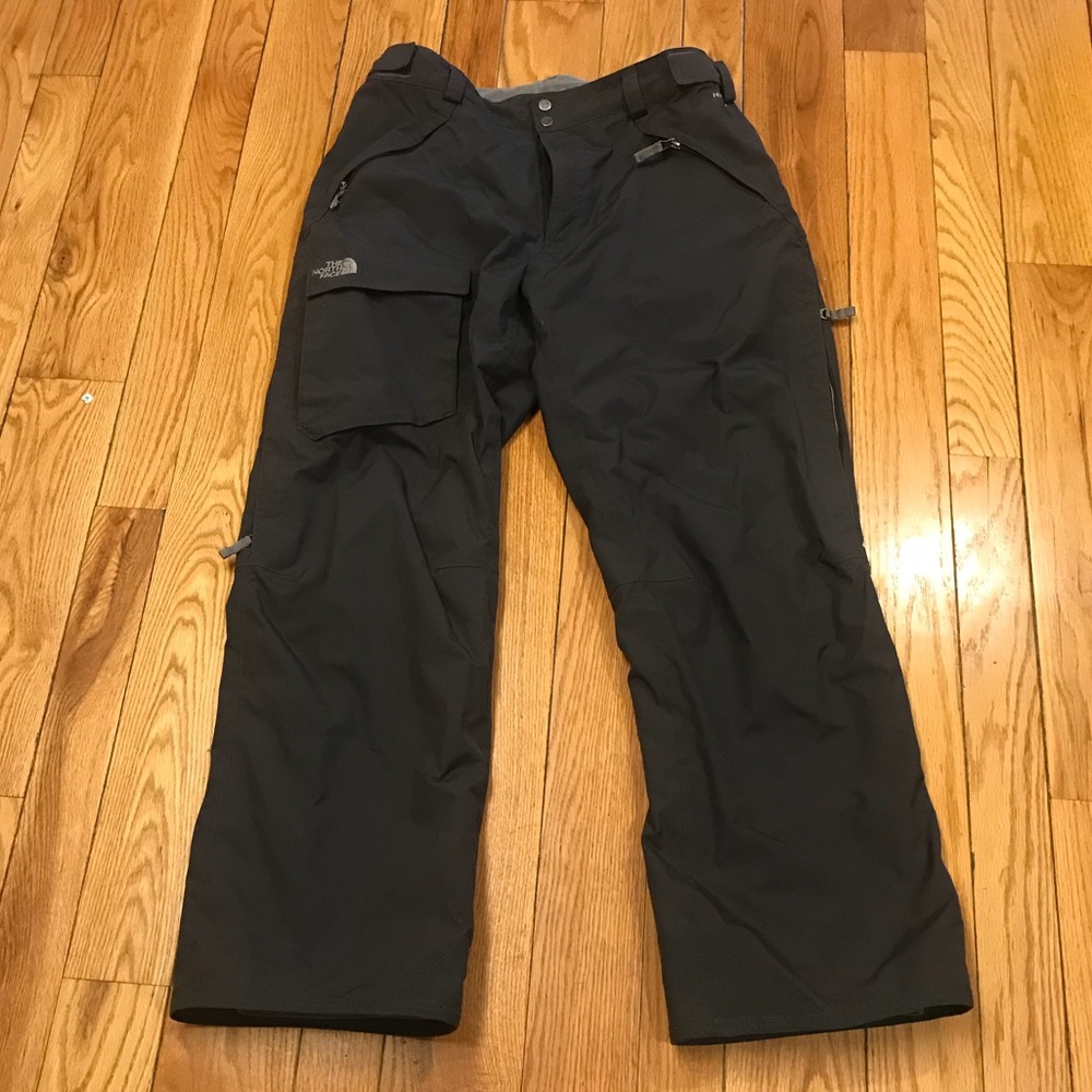 Men’s grey lined north face snow pants XL
